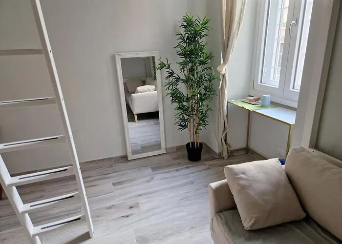 Graziosa In Posizione Strategia Con Bagno Privato Esterno 4*